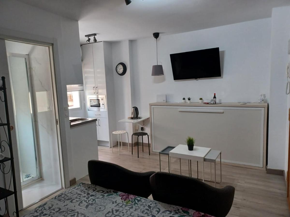 La Bella Malagueta Apartment Malaga Exterior photo